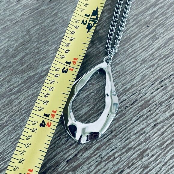 Silver Wavy Open Teardrop Pendant Chain Necklace - Picture 3 of 3